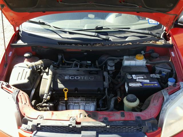 KL1TD56EX9B399204 - 2009 CHEVROLET AVEO LS RED photo 7