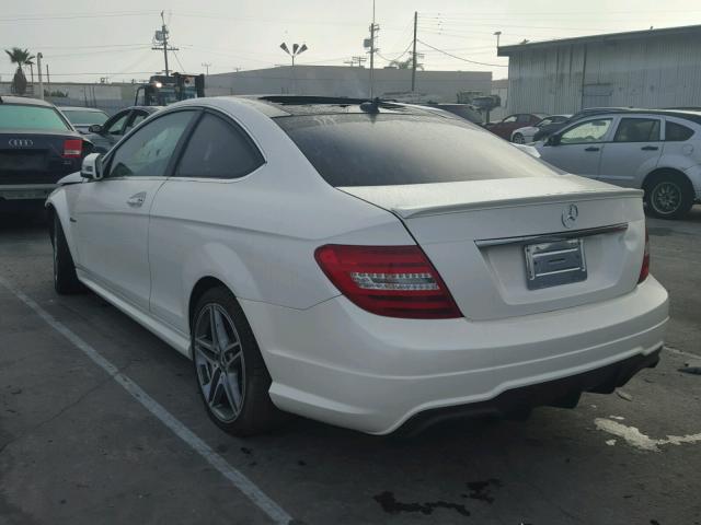 WDDGJ7HB4DG011855 - 2013 MERCEDES-BENZ C 63 AMG WHITE photo 3