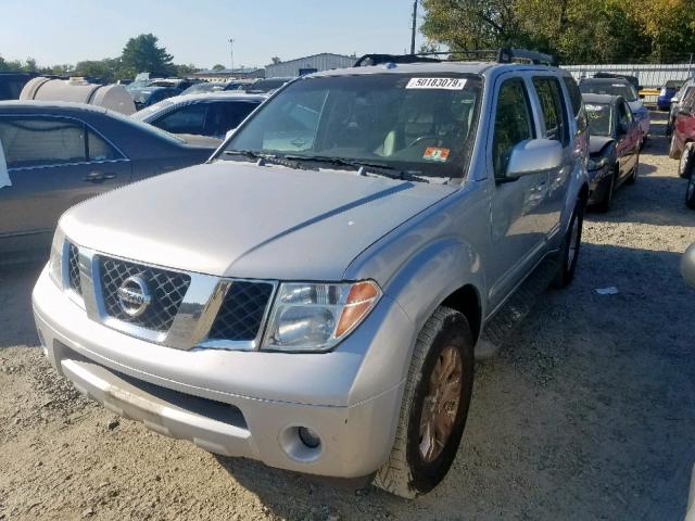 5N1AR18W76C622591 - 2006 NISSAN PATHFINDER SILVER photo 2