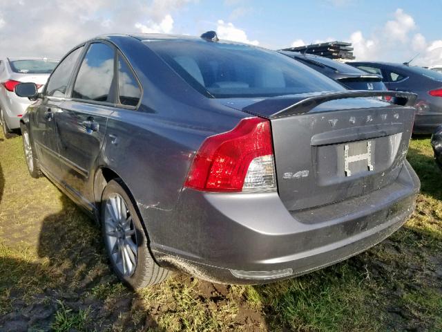 YV1382MS5A2488813 - 2010 VOLVO S40 2.4I GRAY photo 3