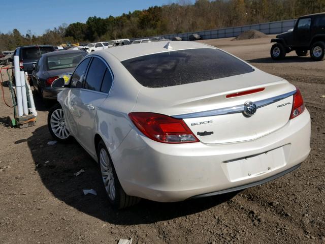 2G4GR5EK3C9112731 - 2012 BUICK REGAL WHITE photo 3