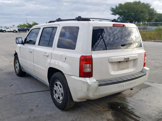 1J4NT2GB8AD553564 - 2010 JEEP PATRIOT SP WHITE photo 3