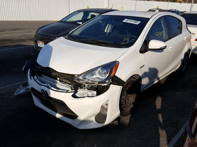 JTDKDTB3XG1116381 - 2016 TOYOTA PRIUS C WHITE photo 2