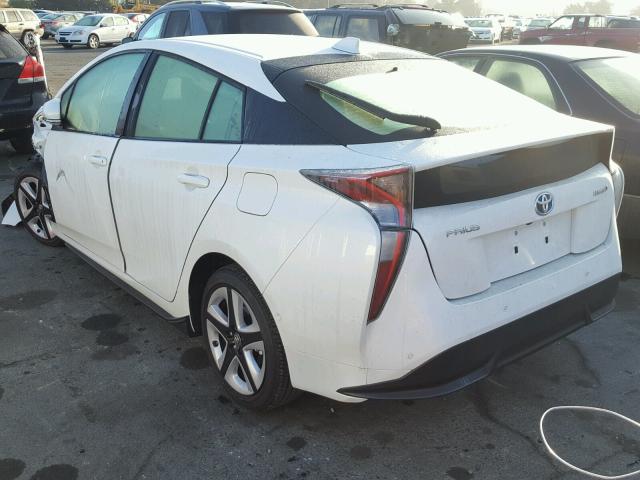 JTDKARFU2J3058504 - 2018 TOYOTA PRIUS WHITE photo 3