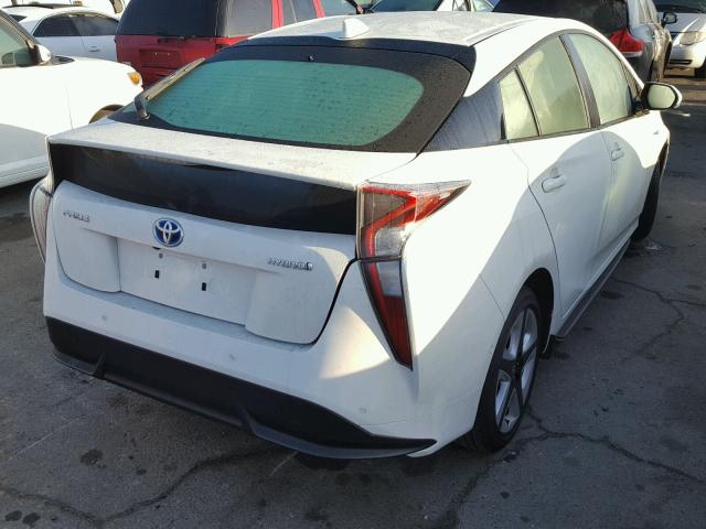 JTDKARFU2J3058504 - 2018 TOYOTA PRIUS WHITE photo 4