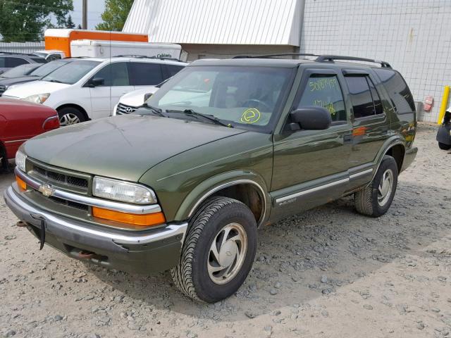 1GNDT13W31K206201 - 2001 CHEVROLET BLAZER GREEN photo 2