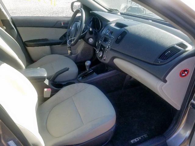 KNAFU4A26A5302626 - 2010 KIA FORTE EX GRAY photo 5