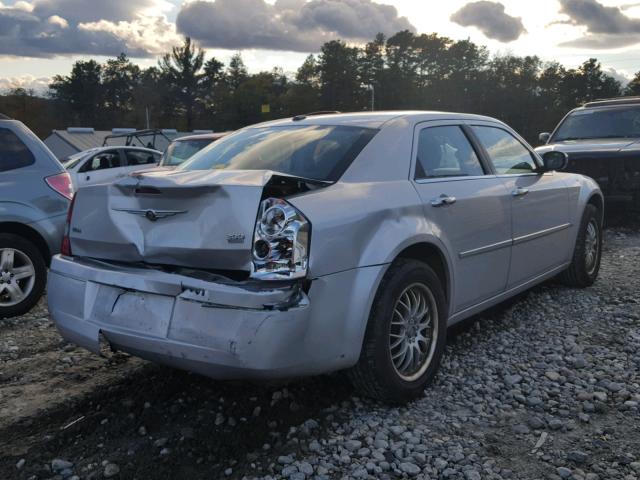 2C3CK5CV2AH115857 - 2010 CHRYSLER 300 TOURIN SILVER photo 4