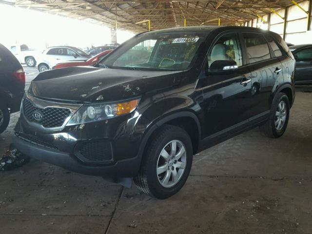 5XYKT3A11DG312126 - 2013 KIA SORENTO LX BLACK photo 2