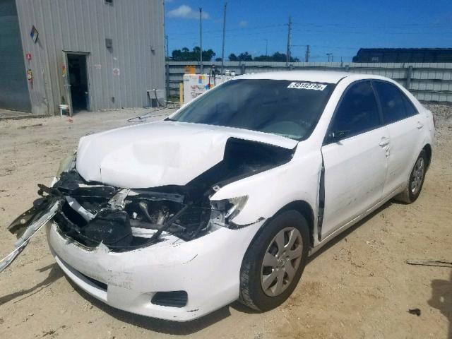 4T1BF3EK6AU530725 - 2010 TOYOTA CAMRY BASE WHITE photo 2