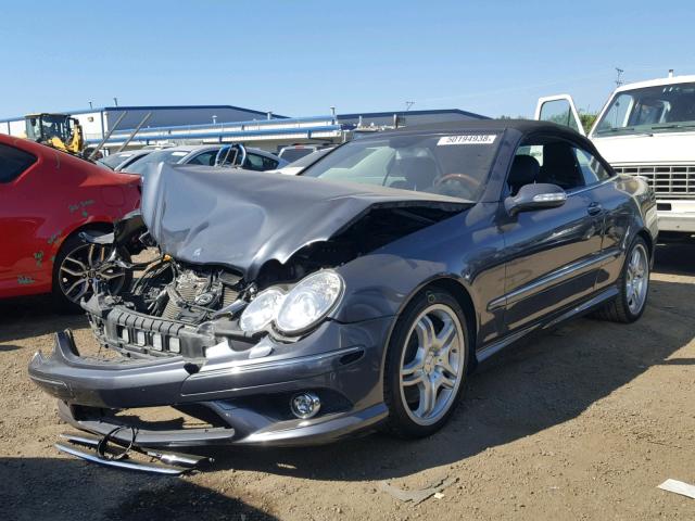 WDBTK72FX8T095127 - 2008 MERCEDES-BENZ CLK 550 GRAY photo 2