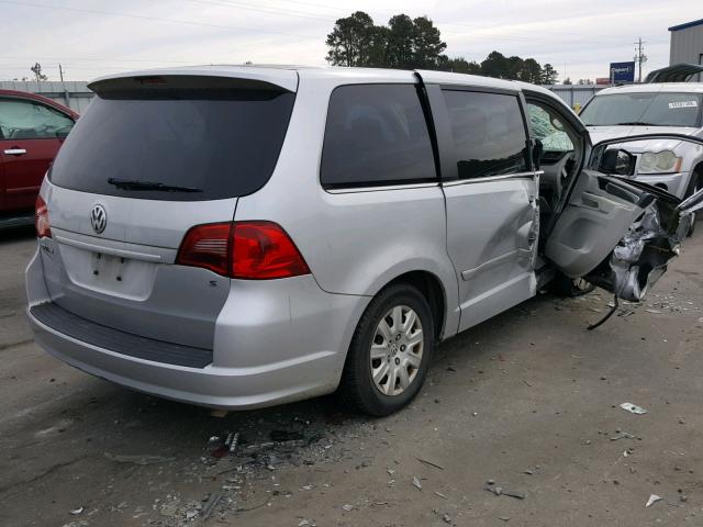 2V4RW4D19AR406498 - 2010 VOLKSWAGEN ROUTAN S SILVER photo 4