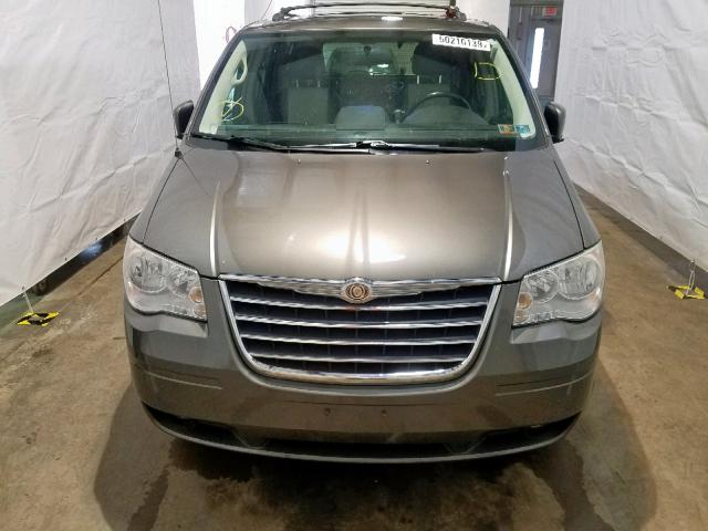 2A4RR8D11AR320394 - 2010 CHRYSLER TOWN & COU GRAY photo 9