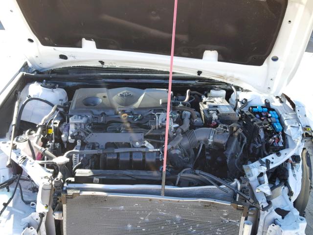 4T1B11HK9JU095276 - 2018 TOYOTA CAMRY L WHITE photo 7