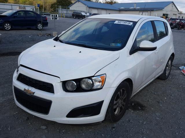 1G1JA6SH2C4140743 - 2012 CHEVROLET SONIC LS WHITE photo 2