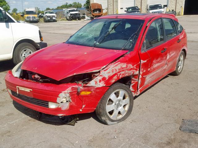 3FAFP37342R200833 - 2002 FORD FOCUS ZX5 RED photo 2