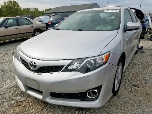 4T1BF1FK2CU611355 - 2012 TOYOTA CAMRY BASE SILVER photo 2