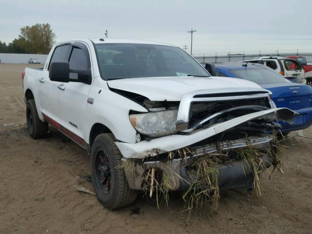 5TFEY5F13BX100471 - 2011 TOYOTA TUNDRA CRE WHITE photo 1