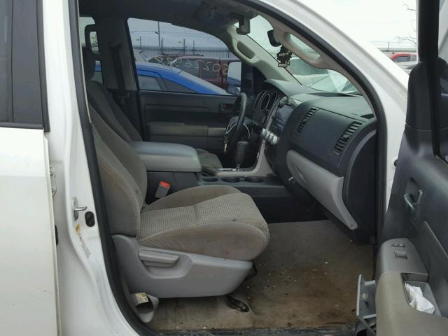 5TFEY5F13BX100471 - 2011 TOYOTA TUNDRA CRE WHITE photo 5