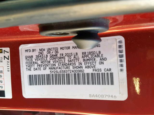 5Y2SL65837Z400982 - 2007 PONTIAC VIBE RED photo 10