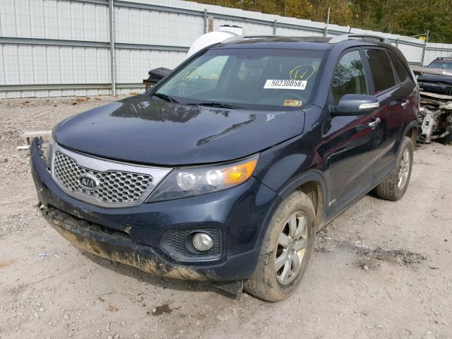 5XYKTDA6XDG353047 - 2013 KIA SORENTO LX BLUE photo 2