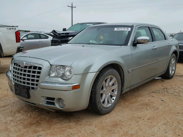 2C3KA63H16H198431 - 2006 CHRYSLER 300C SILVER photo 2