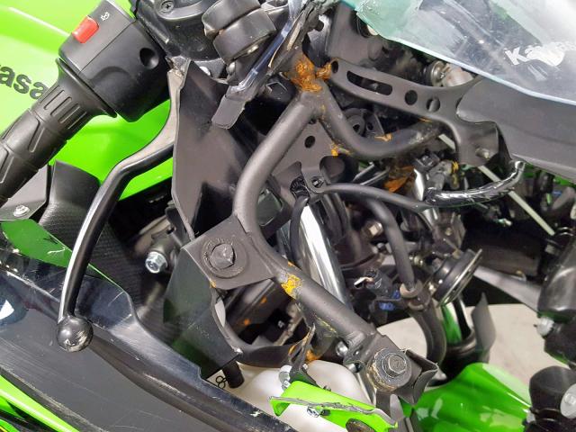 JKAEXKG18JDA11587 - 2018 KAWASAKI EX400 GREEN photo 10