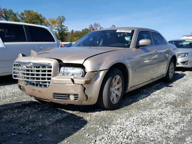 2C3KA53G86H445414 - 2006 CHRYSLER 300 TOURIN GOLD photo 2