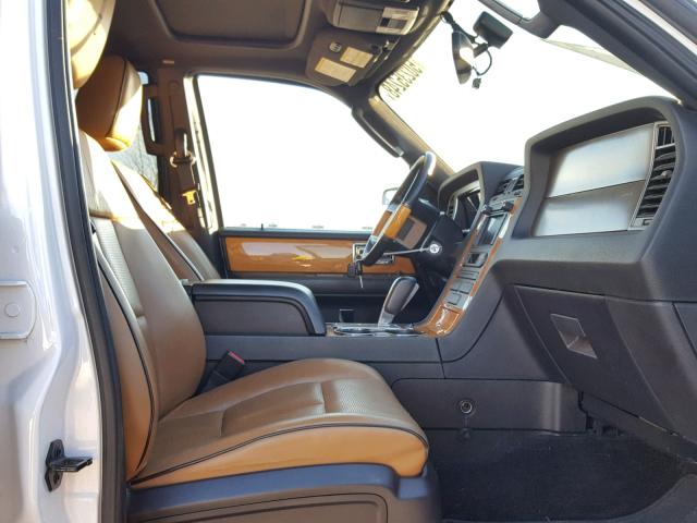 5LMJJ3J54EEL02875 - 2014 LINCOLN NAVIGATOR WHITE photo 5