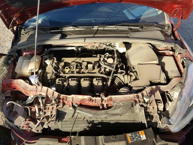 1FADP3J26HL260496 - 2017 FORD FOCUS TITA RED photo 7