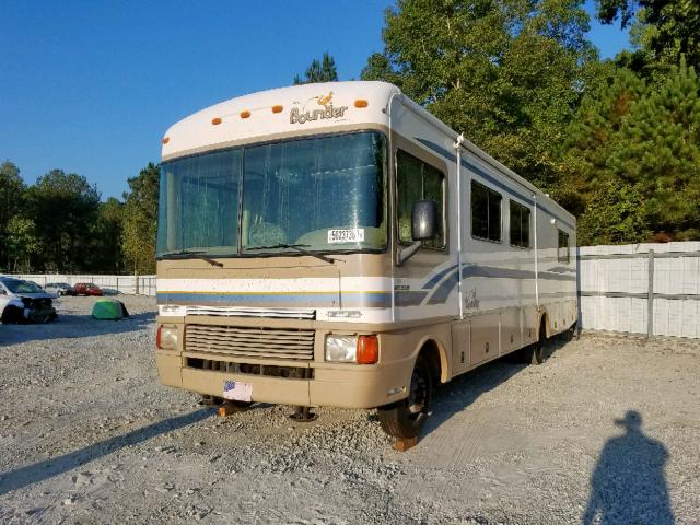 3FCNF53S7XJA33620 - 1999 FORD BOUNDER WHITE photo 2