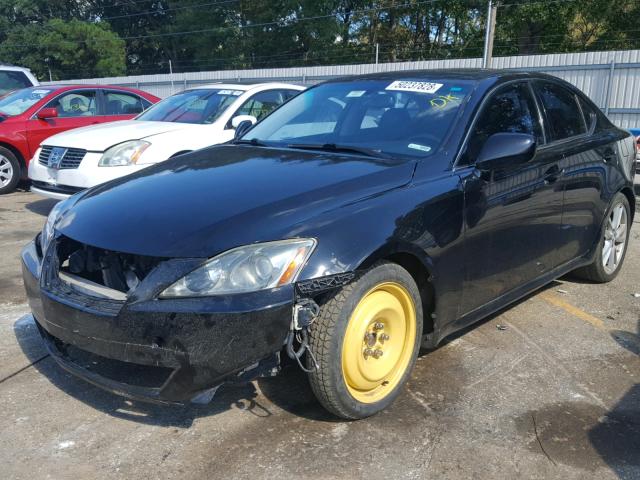 JTHBE262565011181 - 2006 LEXUS IS 350 BLACK photo 2