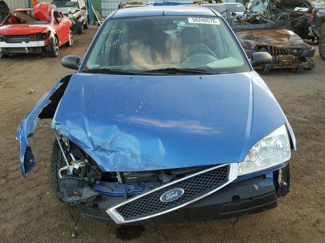 1FAFP34N85W232501 - 2005 FORD FOCUS ZX4 BLUE photo 9