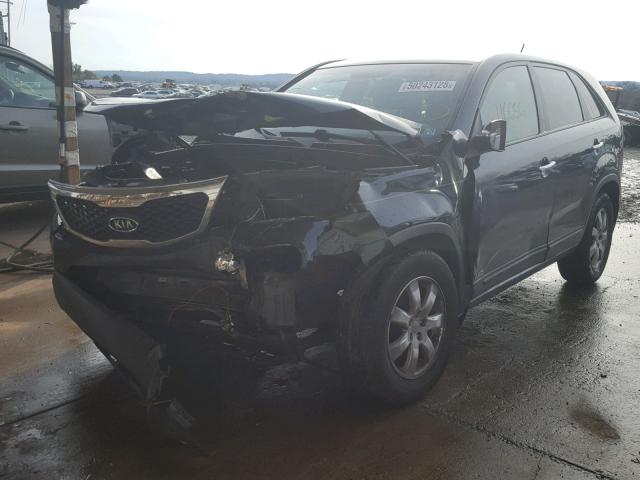 5XYKTCA63DG341946 - 2013 KIA SORENTO LX BLUE photo 2