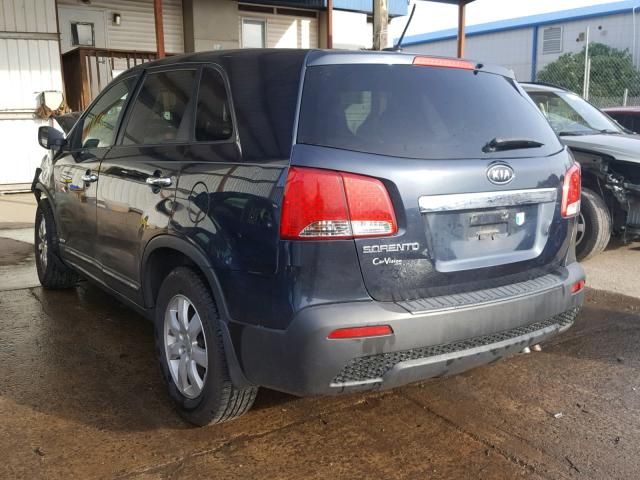 5XYKTCA63DG341946 - 2013 KIA SORENTO LX BLUE photo 3