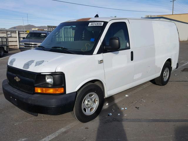 1GCFH15T861275159 - 2006 CHEVROLET EXPRESS G1 WHITE photo 2