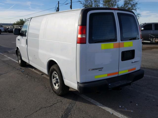 1GCFH15T861275159 - 2006 CHEVROLET EXPRESS G1 WHITE photo 3