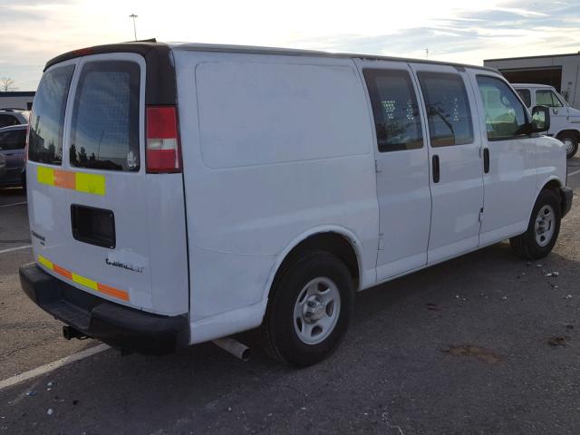 1GCFH15T861275159 - 2006 CHEVROLET EXPRESS G1 WHITE photo 4