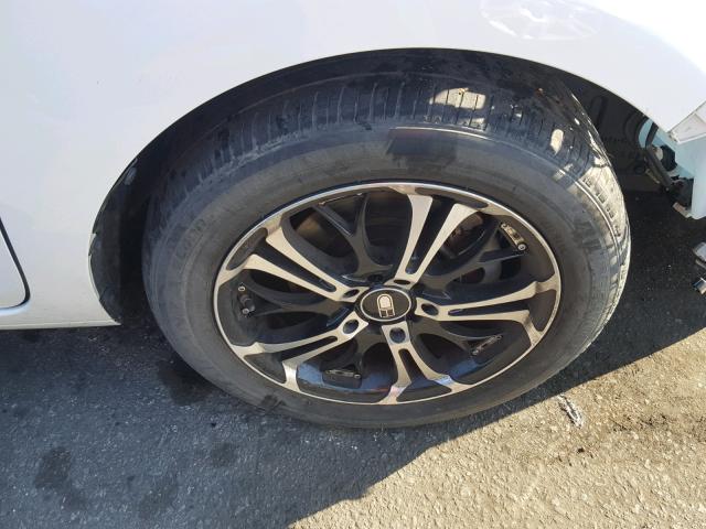 JTLZE4FE1FJ077468 - 2015 TOYOTA SCION XB Biały zdjęcie 9