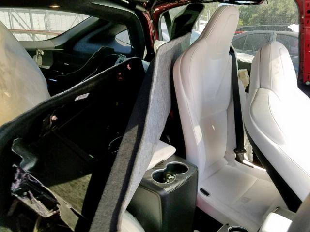 5YJXCBE24HF075535 - 2017 TESLA MODEL X RED photo 6