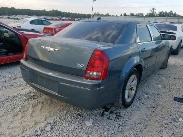 2C3AA53G25H506590 - 2005 CHRYSLER 300 TOURIN GRAY photo 4