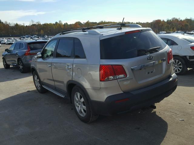 5XYKTCA60DG321086 - 2013 KIA SORENTO LX SILVER photo 3