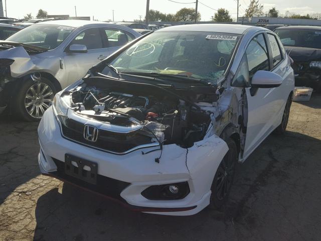 3HGGK5H64JM700294 - 2018 HONDA FIT SPORT WHITE photo 2