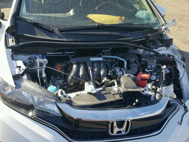 3HGGK5H64JM700294 - 2018 HONDA FIT SPORT WHITE photo 7