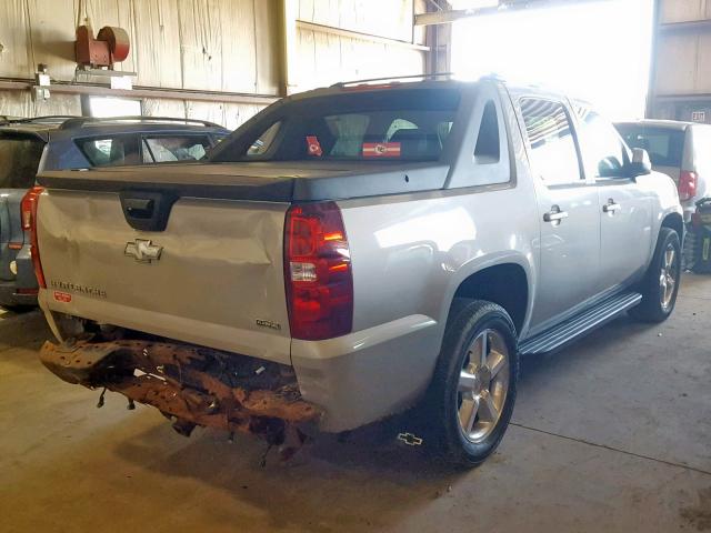 3GNFK12307G177369 - 2007 CHEVROLET AVALANCHE SILVER photo 4