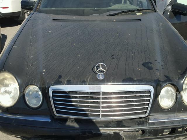 WDBJF65F2WA488100 - 1998 MERCEDES-BENZ E 320 BLACK photo 7