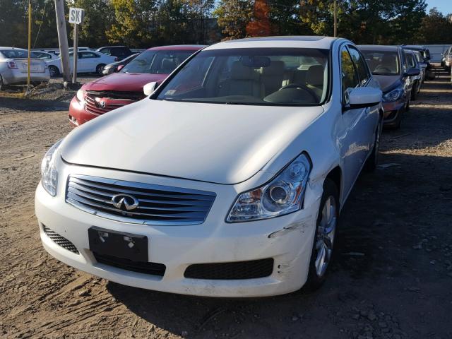 JNKCV61F59M362379 - 2009 INFINITI G37 WHITE photo 2