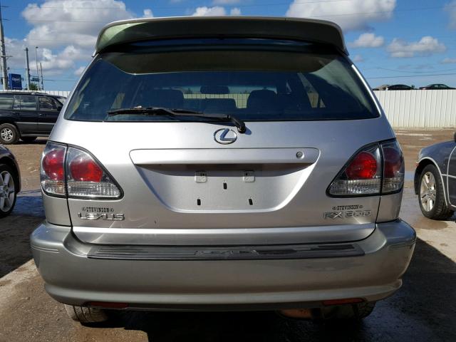 JTJHF10U310199960 - 2001 LEXUS RX 300 SILVER photo 9