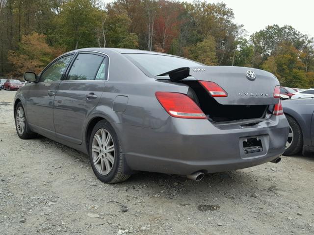 4T1BK36B45U031938 - 2005 TOYOTA AVALON XL GRAY photo 3