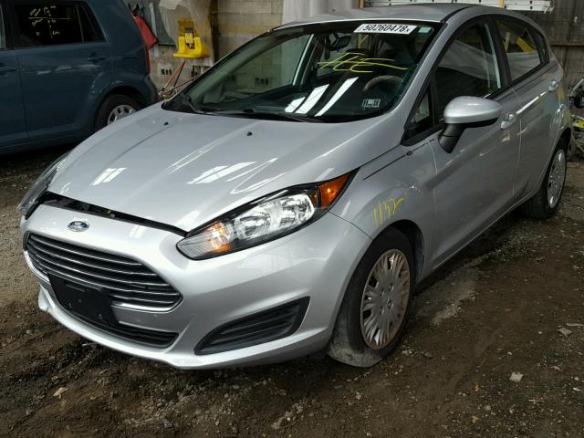 3FADP4TJ6FM127193 - 2015 FORD FIESTA S SILVER photo 2